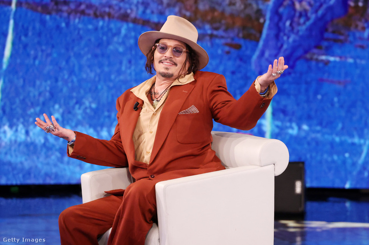Johnny Depp2018-ban kitették Johnny Deppet a Karib-tenger kalózai franchise-ból, miután volt felesége, Amber Heard kapcsolati erőszakkal vádolta meg a színészt
