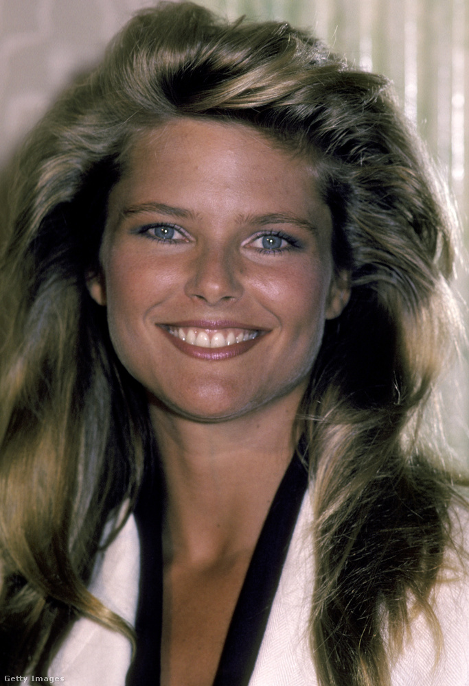 Christie Brinkley kétségtelenül uralta a nyolcvanas évek divatvilágát, nem csak ő volt a topmodell, de még az Uptown Girl is, Billie Joel oldalán.&nbsp;