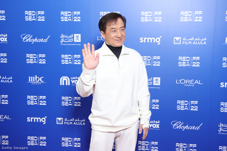 Jackie ChanEtta Ng Jackie Chan és az egykori szépségkirálynő, Elaine Ng Yi Lei kapcsolatából született, ám később édesanyja egyedül nevelte a lányt