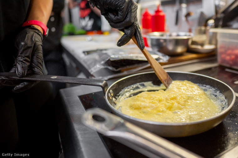 Az omlettel és a tojásrántottával kisebb a kockázat. (Fotó: semenovp / Getty Images Hungary)