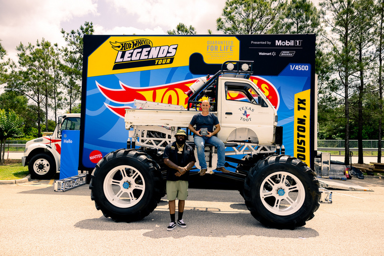 2022-ben visszatértünk az elborult tuningoktól a nagyon elborultakig, ugyanis Craig Meaux egy 1992-es Autozam Scrumból épített egy monster truckot