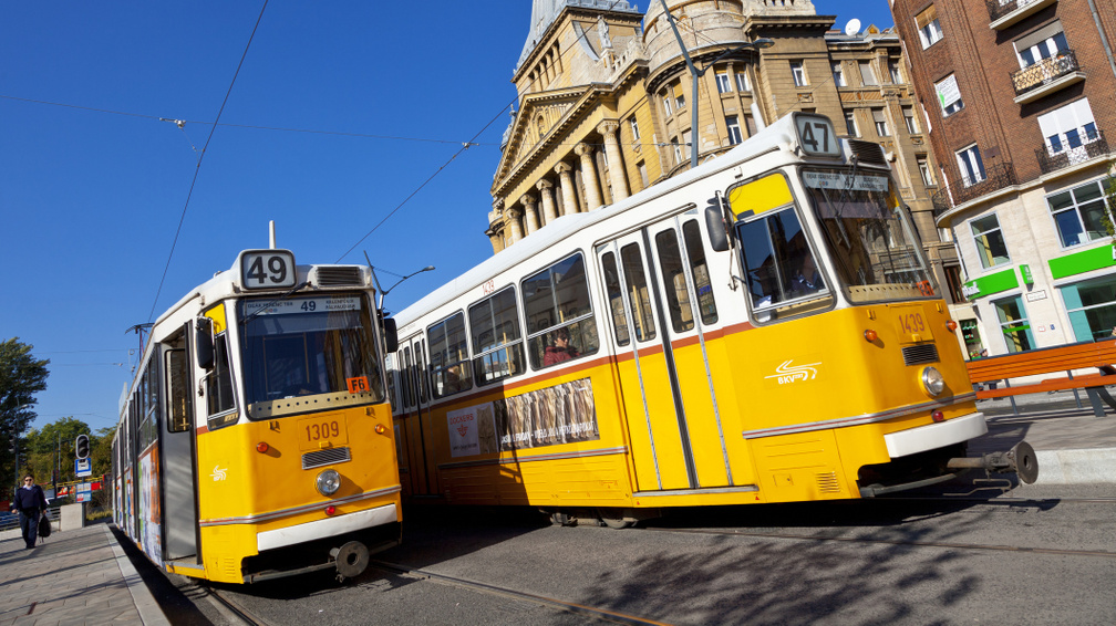 Életnagyságú LEGO-villamos közlekedik Budapesten