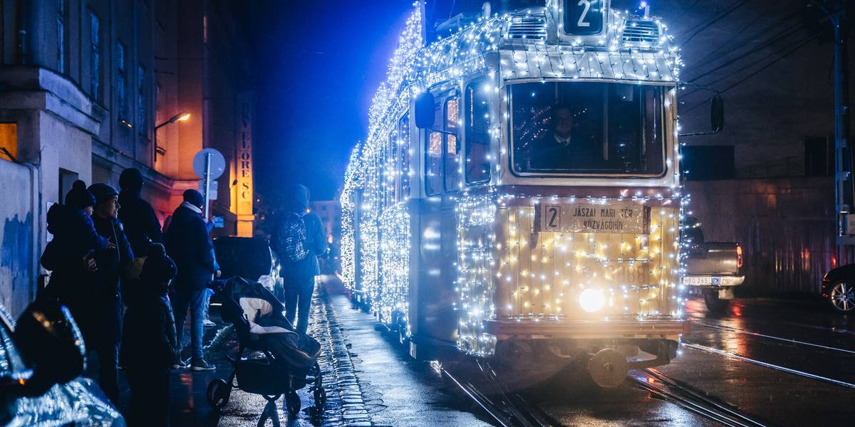 Kiderült, mikor indul a Fényvillamos és az ünnepi fényflotta többi tagja