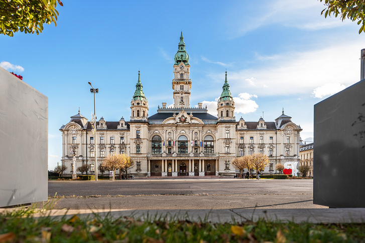 A győri Megyeháza tér és környéke ma