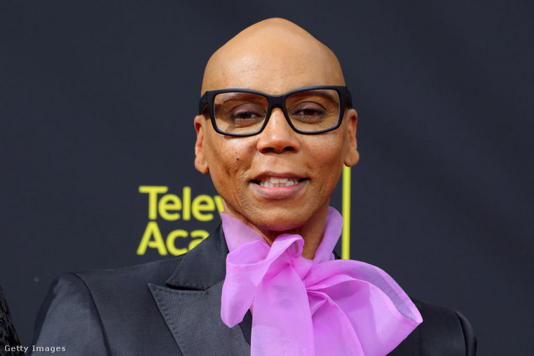 Ám amikor RuPaul smink nélkül mutatkozik, a rajongók alig ismernek rá