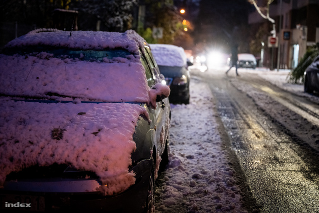 Esőben is óvatosan kell vezetni, de a hóra kell igazán felkészülni autósként