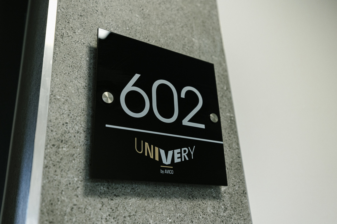 Univery-3695