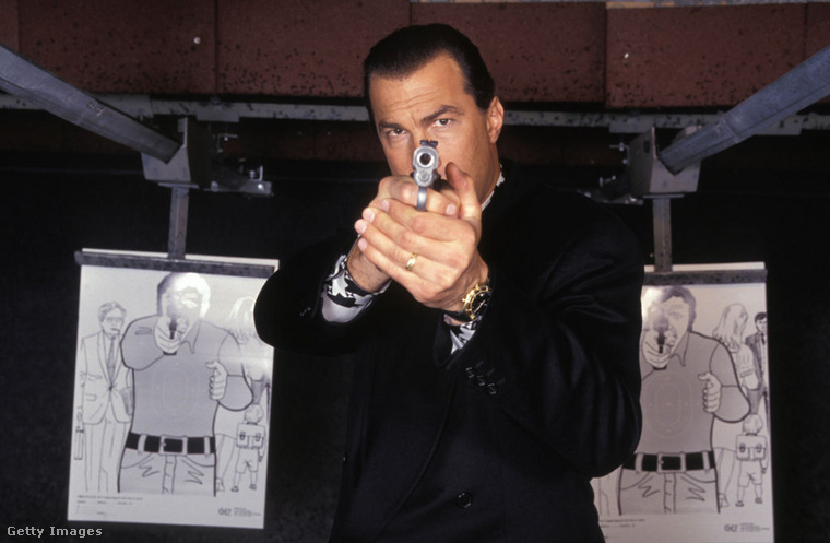 Rendfenntartói múltja&nbsp;Seagal egy ideig rendfenntartóként dolgozott Louisiana államban, és saját valóságshow-t is indított Steven Seagal: Lawman címmel