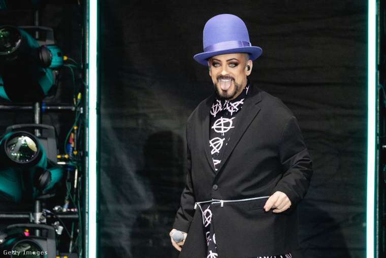 Boy George&nbsp;A Culture Club énekese egy férfi modellt hívott az otthonába, hogy fotókat készítsen róla