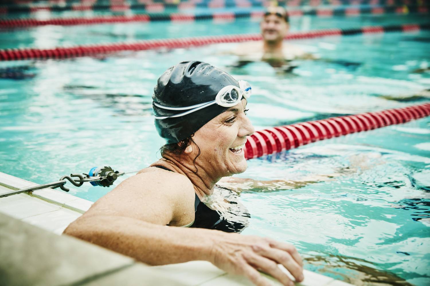 Az úszás nagyon jót tesz a fizikai és a mentális egészségnek is.