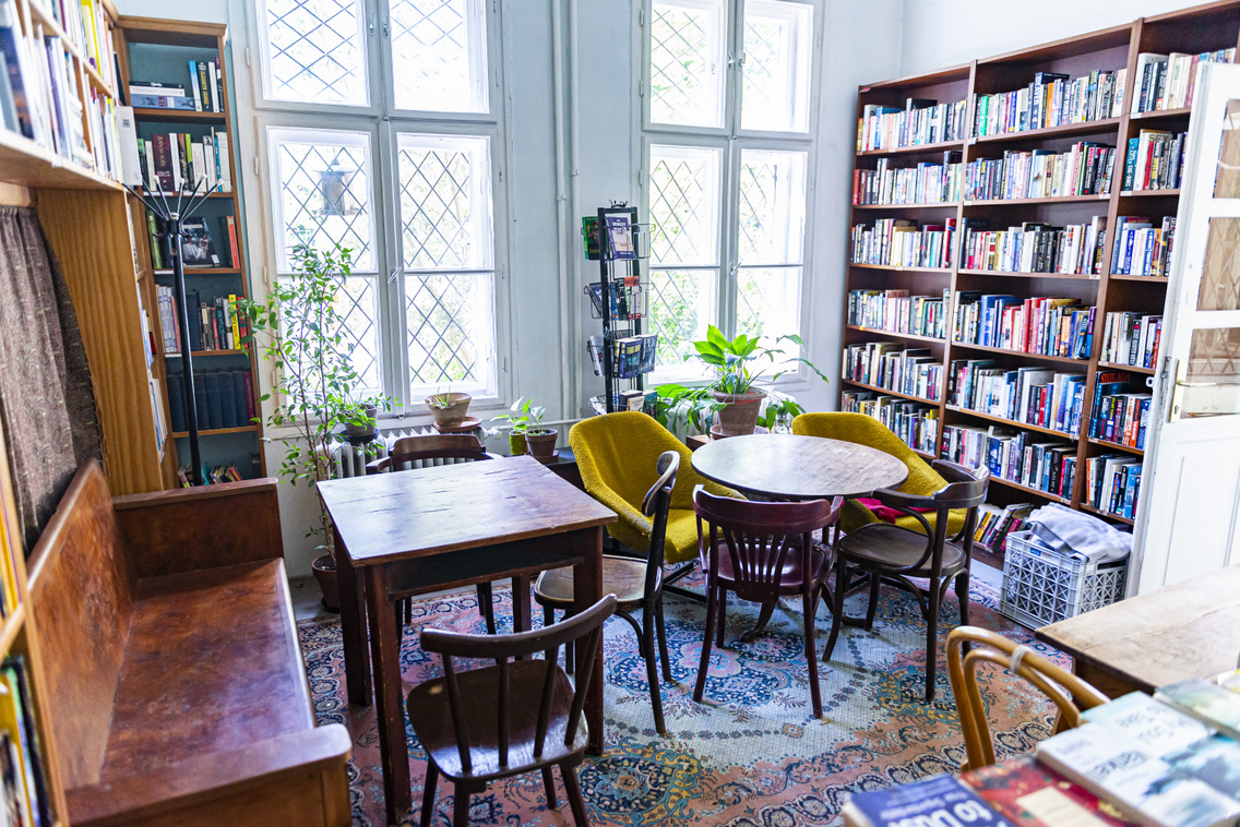 massolit-books-and-cafe-nagy-diofa-utca-30-medgyesi-milan-039-20