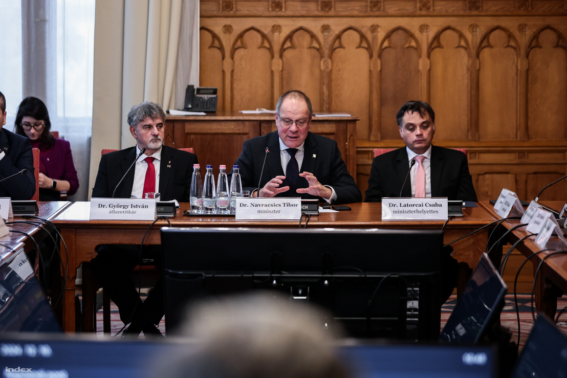 György István, Navracsics Tibor és Latorcai Csaba 2024. december 10-én