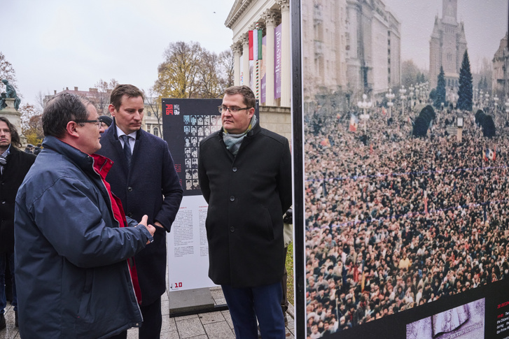 Temesvár 1989 címmel nyílt tablókiállítás az MNMKK Magyar Nemzeti Múzeum kertjében