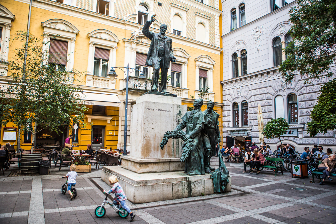 Lőrinc pap tér