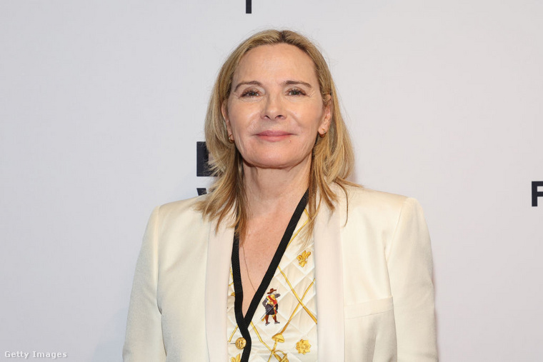 Kim Cattrall szerint a két színésznő sosem voltak barátok, csak kollégák&nbsp;Az újabb konfliktusok az And Just Like That… című spin-off kapcsán merültek fel, amelyben Cattrall nem vett részt, és nyilvánosan kifejezte elégedetlenségét