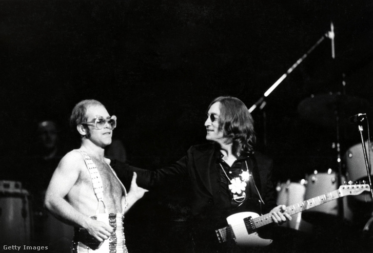 John Lennon és Elton John a Madison Square Gardenben tartott 1974-es koncerten