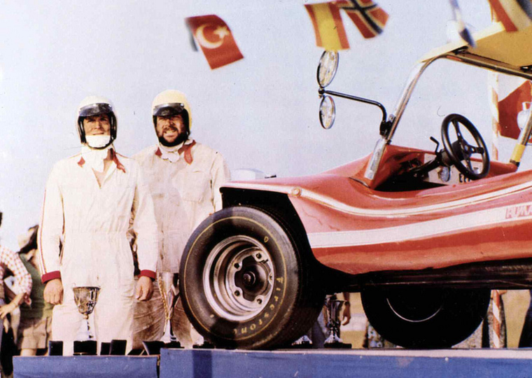 Puma Dune Buggy - 1972Bud Spencer és Terence Hill 1974-es akció-vígjátékának középpontjában egy 1972-es Puma Dune Buggy állt, amiért bizony baromi nagy pofonokat lehetett kapni - már ha hozzá mert érni valaki