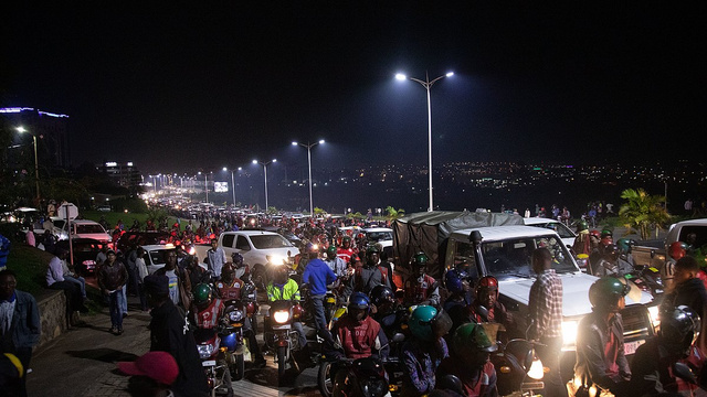 Afrika legsűrűbben lakott városa Lagos, ahol éjjel-nappal zajlik az élet