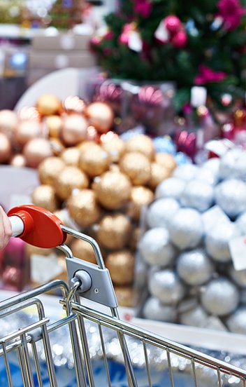 Tömegnyomor, last minute őrület, de ez a fogyasztás más, mint az eddigiek