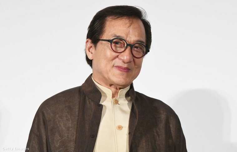 Jackie Chan (146 film) Jackie Chan nevét világszerte ismerik lenyűgöző harcművészeti jelenetei és akcióvígjátékai miatt