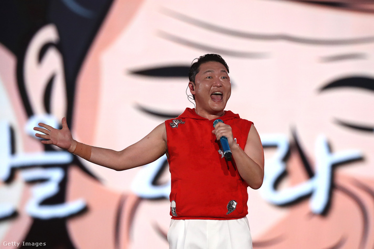 PsyA dél-koreai énekes és rapper a Gangnam Style című dalával vált világhíressé