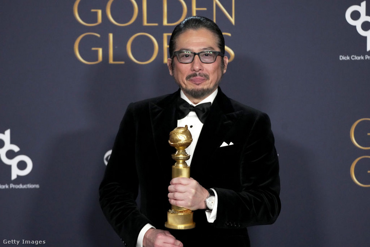 Hiroyuki Sanada&nbsp;Hiroyuki Sanada klasszikus fekete szmokingban lépett a Golden Globe színpadára, ahol átvehette díját