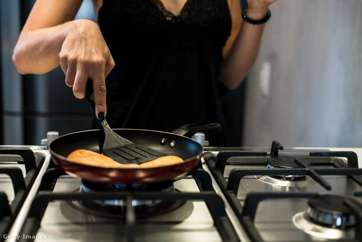 Jó hír annak, aki szereti a ruha és köröm színéhez passzoló spatulát