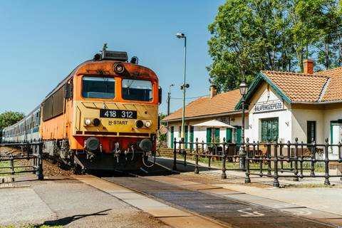 10 plusz InterCity-kocsival készül a nyári balatoni forgalomra a MÁV