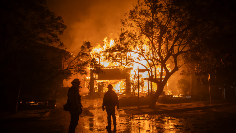 Magyar tűzoltó magyarázta el, miért nem tudják megfékezni a Los Angeles-i tűzvészt