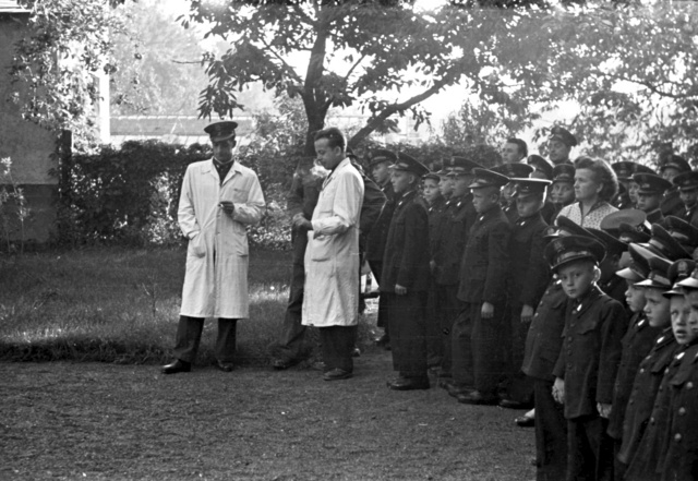 A nevelőintézetekben katonás szigor uralkodott, az ide került fiataloknak nem volt gyerekkoruk