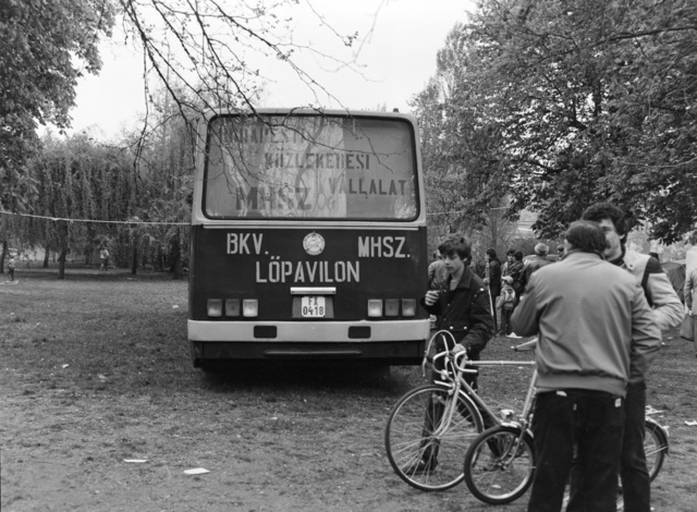 A lövészet népszerűsítésére még egy BKV-buszt is átalakítottak országjáró lőpavilonná