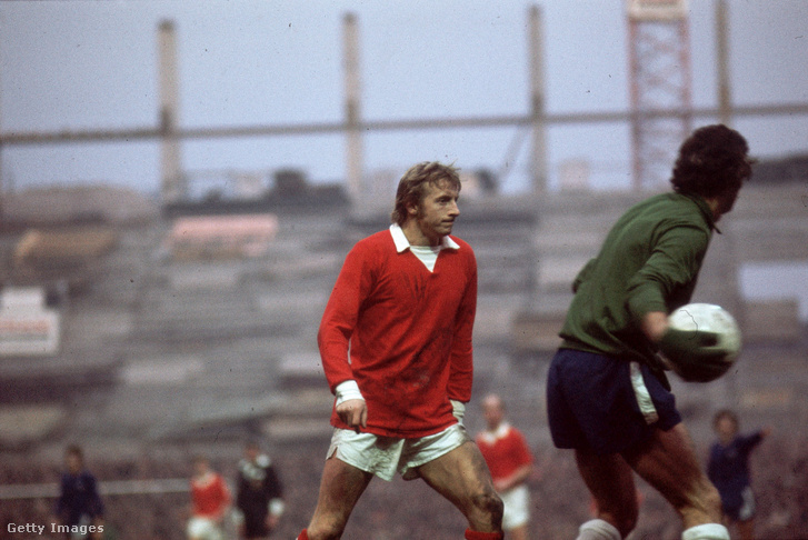 A Manchester United Football Club játékosa, Denis Law a Chelsea Football Club elleni mérkőzésen 1972-ben