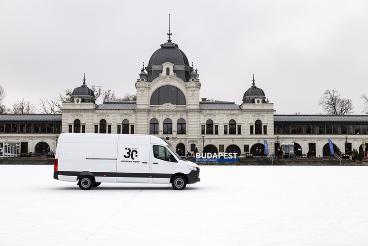 A Mercedes-Benz kisáruszállító család második generációjához 2006-ban az ESP-t ADAPTIVE ESP®-vé fejlesztették tovább