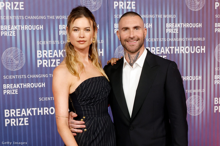 Adam Levine – Behati Prinsloo&nbsp;Anne V után Levine ismét egy híres modellt választott, Behati Prinsloo személyében