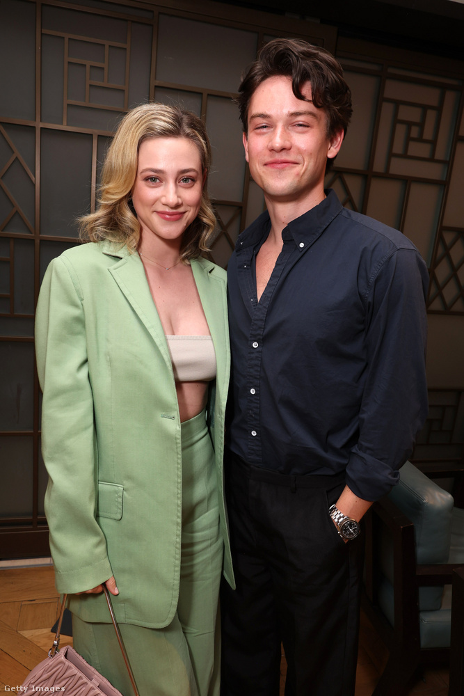  Lili Reinhart – Jack Martin&nbsp;Cole után Lili új kedvese, Jack Martin szintén egy hasonló kisugárzású, rejtélyes megjelenésű férfi