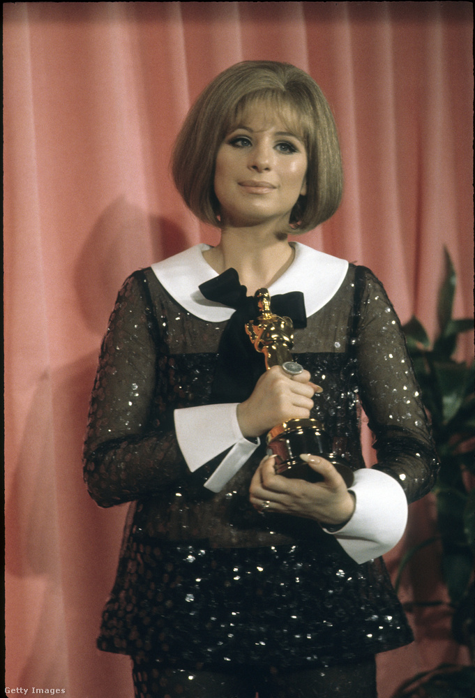 Barbra Streisand (1969) – A nagy áttöréseBarbra Streisand 1969-ben már a csúcson volt! A Funny Girl főszerepéért elnyerte első Oscar-díját, és ezzel hivatalosan is Hollywood egyik legnagyobb csillagává vált