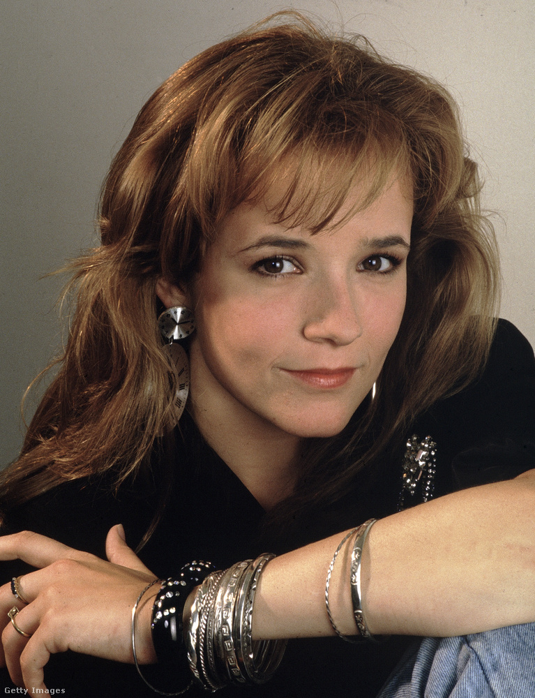 Lea Thompson (1986) – A Vissza a jövőbe sztárja&nbsp;Lea Thompson a ’80-as évek egyik legismertebb színésznője lett, miután eljátszotta Lorraine Baint a Vissza a jövőbe trilógiában