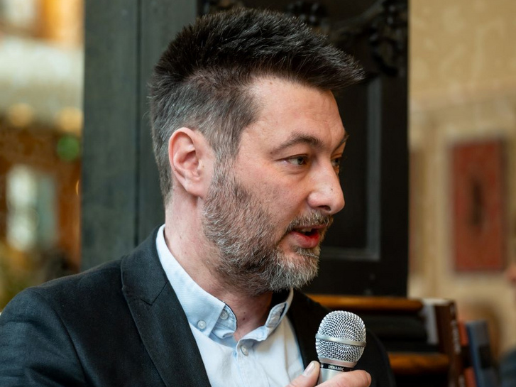 Sipos Balázs, a kiállítás egyik kurátora