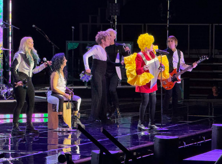 Cyndi Lauper február 19-én a Budapest Arénában