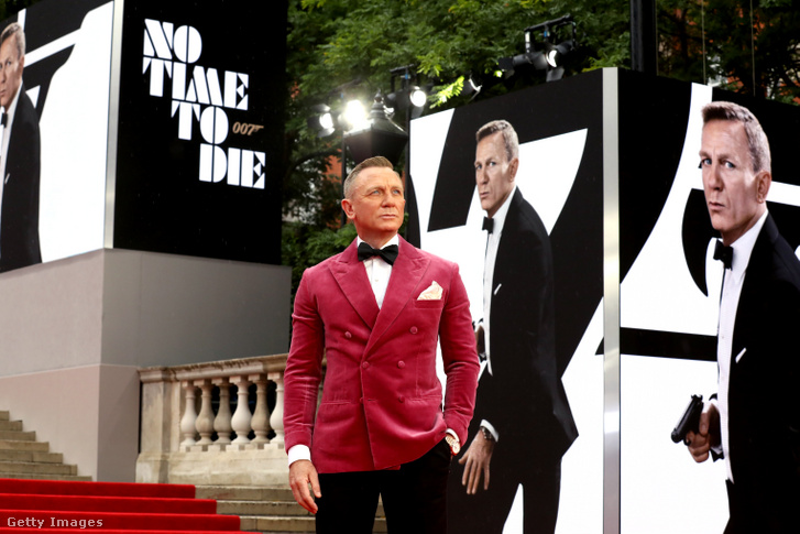 Daniel Craig részt vesz a No time to die című film világpremierjén a Royal Albert Hallban 2021. szeptember 28-án Londonban