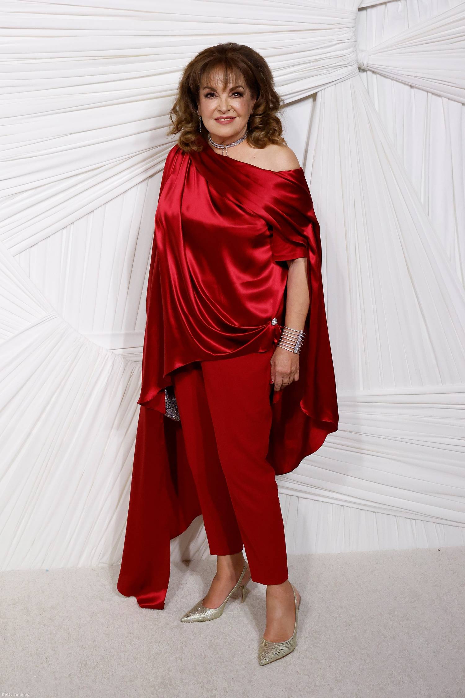 Baria Alamuddin gyönyörű vörös estélyiben tündököl.