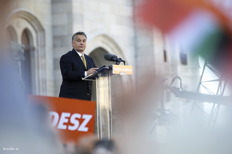 Orbán Viktor a Kossuth téren