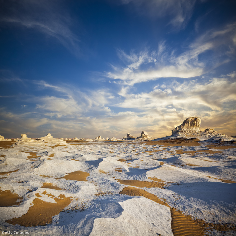 A hófehér sivatag csodája: White Desert, Egyiptom&nbsp;Az Egyiptomi Fehér-sivatag (White Desert) egy olyan lenyűgöző táj, amelyet mintha nem is a Földön találhatnánk