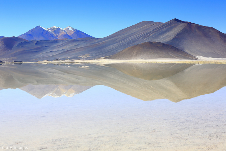 A világ legnagyobb természetes tükre: Salar de Uyuni, Bolívia&nbsp;A Salar de Uyuni a világ legnagyobb sómezője, amely több mint 10 000 négyzetkilométeren terül el Bolíviában