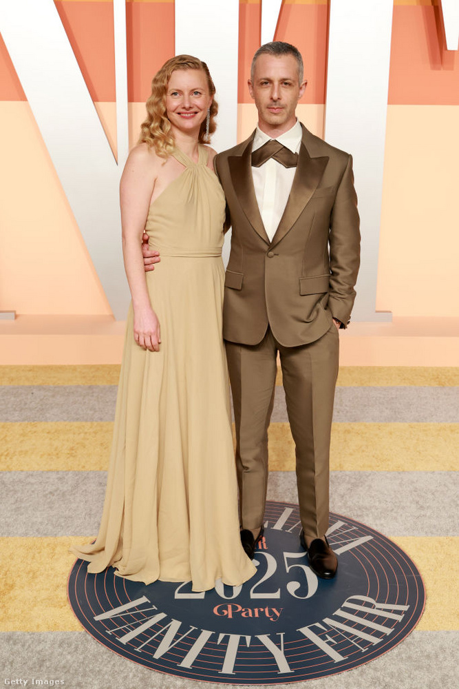 Emma Wall és Jeremy Strong