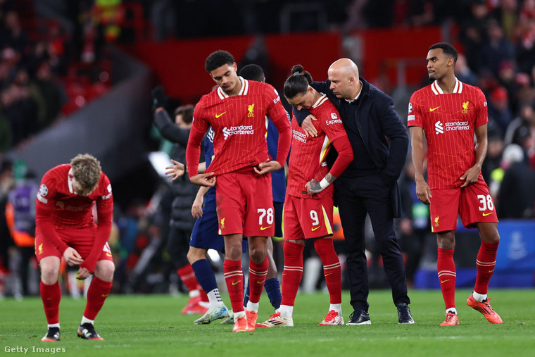 A Liverpool csapatkapitánya, Virgil van Dijk szerint különösen fájdalmas volt a kiesés, mert ezúttal kifejezetten jól játszottak. (Fotó: Robbie Jay Barratt - AMA / Getty Images Hungary)