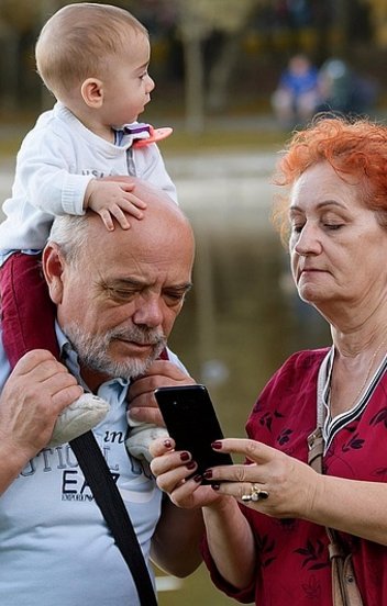 Ezzel sok nyugdíjas szembesül: minden területen kapkodnak utánuk