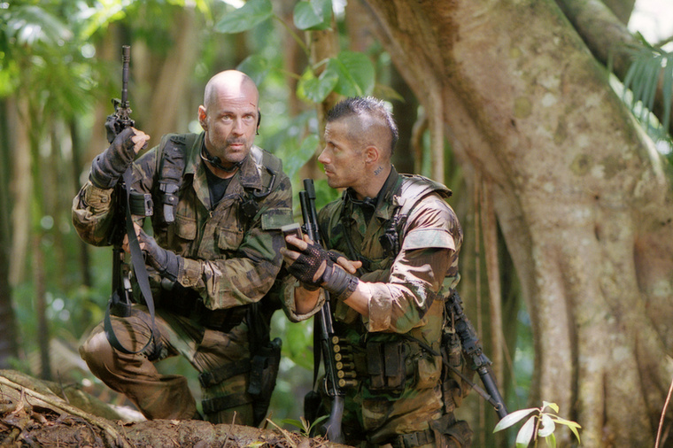 Bruce Willis legnagyobb sikereit azért továbbra is a filmek, sőt kifejezetten az olyan akciófilmek adták, mint például a RED-filmek, Az ötödik elem vagy Az utolsó cserkész.