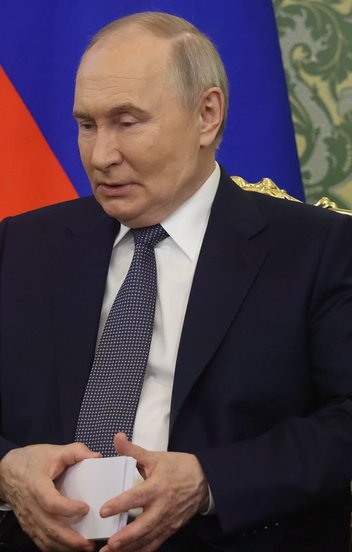 Putyin nagyon fél Trumptól, „szisztematikusan engedni fog”
