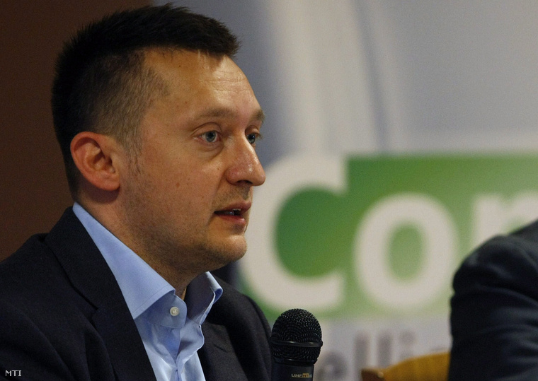 Rogán Antal és Róna Péter közgazdász az Ökopolisz Alapítvány társelnöke az iCon gazdaságpolitikai konferencián Tatárszentgyörgy-Sarlóspusztán a Club Hotelben 2014. május 18-án.
